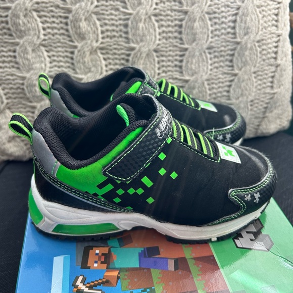 Minecraft Boys Light Up Athletic Shoes - Picture 2 of 11